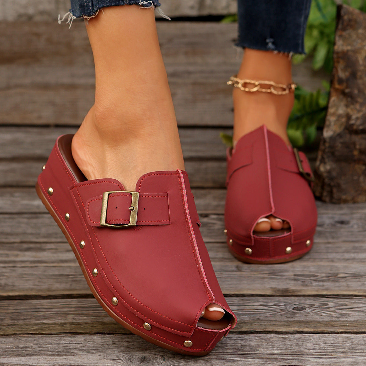 Summer Fish Mouth Wedges With Rivet Buckle Design