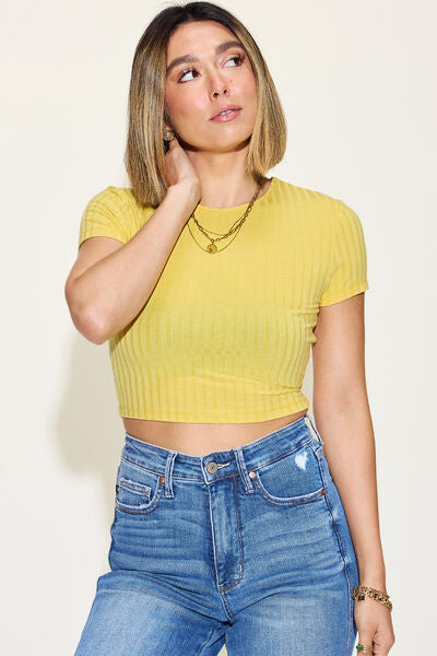 Full Size Ribbed Round Neck Short Sleeve T-Shirt - Munsieur
