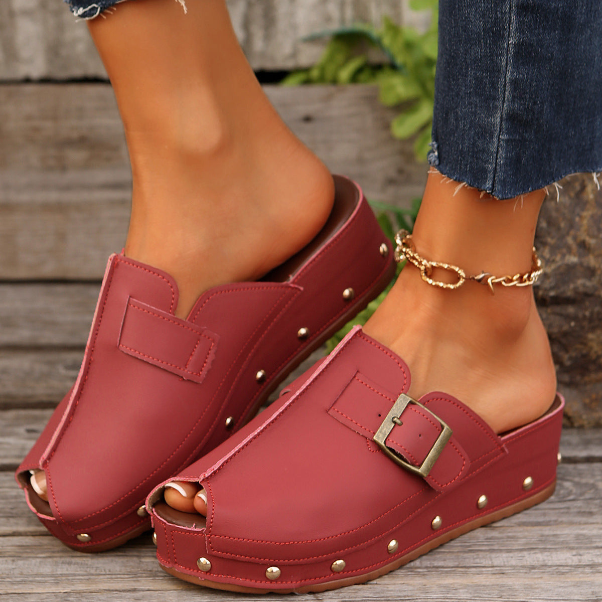 Summer Fish Mouth Wedges With Rivet Buckle Design
