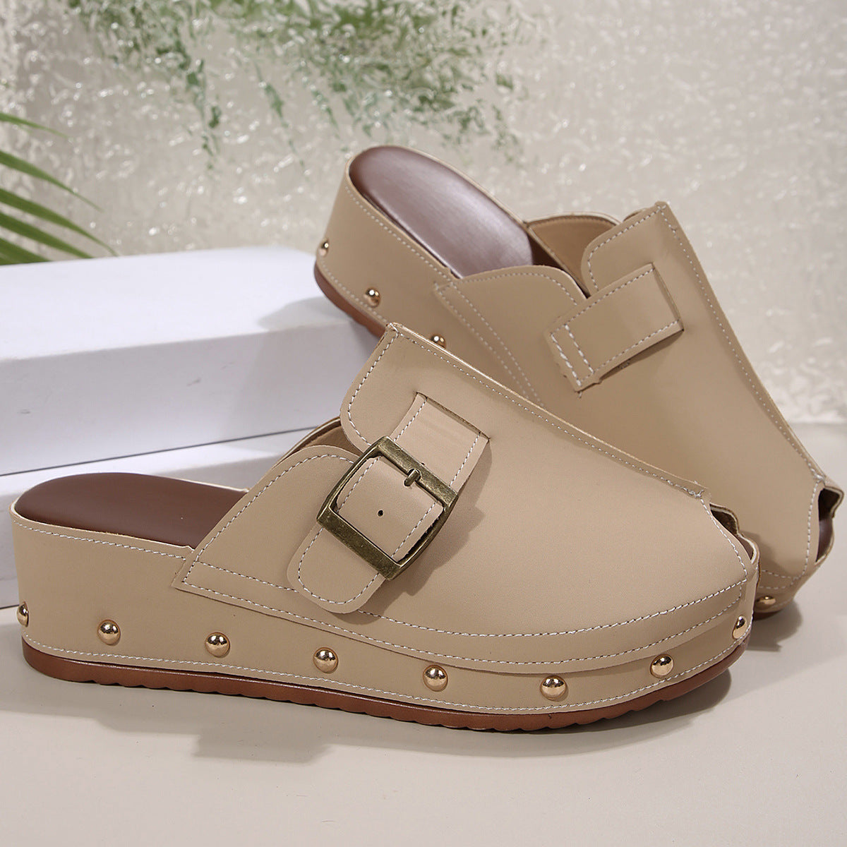 Summer Fish Mouth Wedges With Rivet Buckle Design