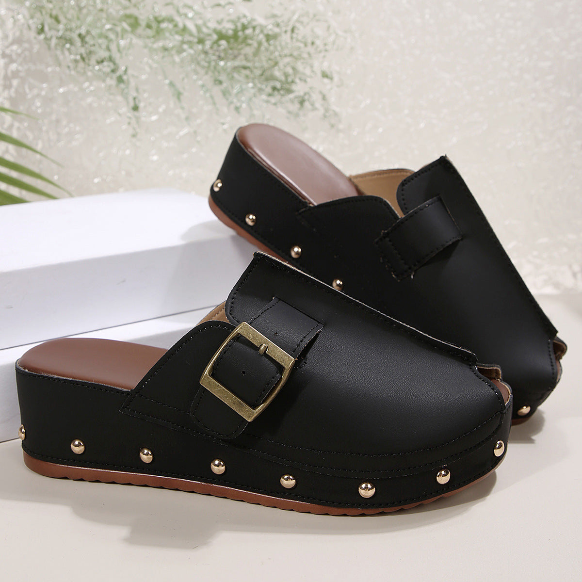 Summer Fish Mouth Wedges With Rivet Buckle Design