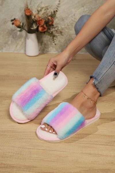 Color Block Open Toe Faux Fur PVC Slippers - Munsieur