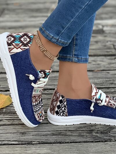 Geometric Lace-Up Round Toe Slip-Ons - Munsieur