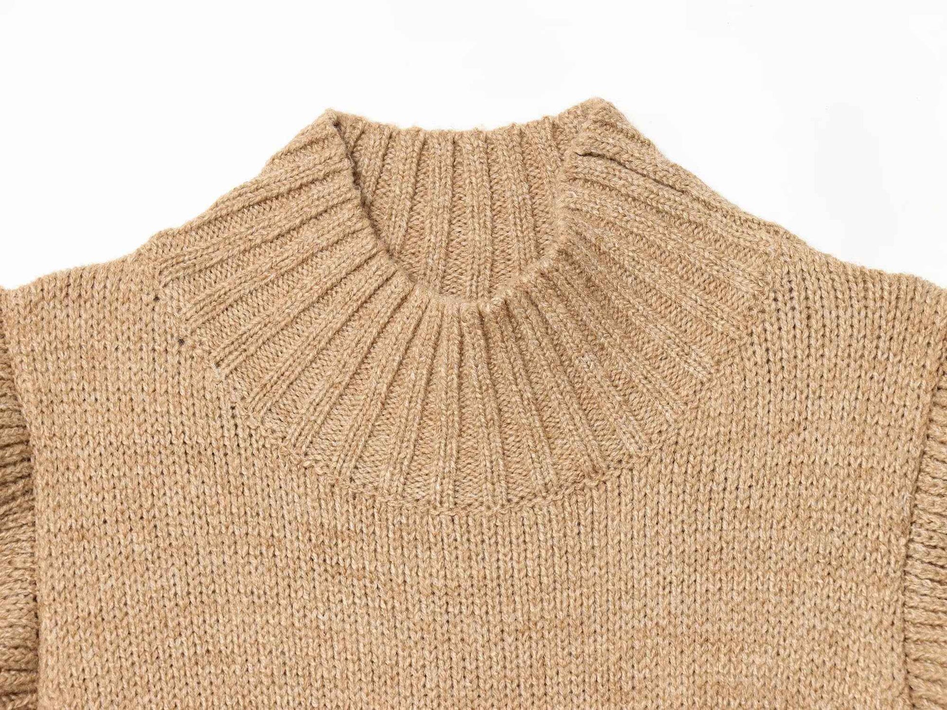 French Minimalist Sleeveless Turtleneck T-shirt