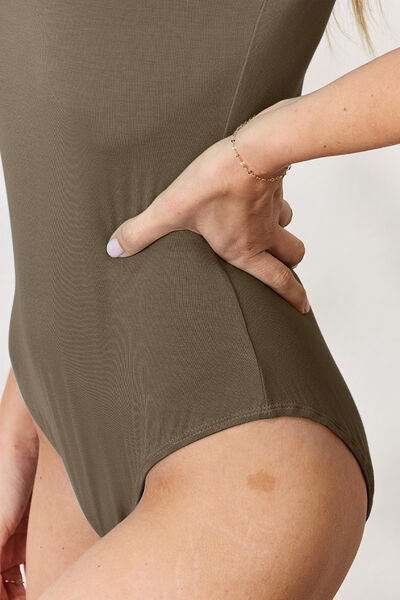 Full Size Round Neck Short Sleeve Bodysuit - Munsieur