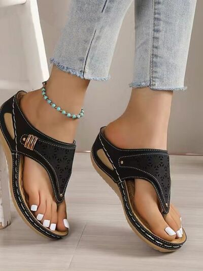 Cutout Toe Post PVC Sandals - Munsieur