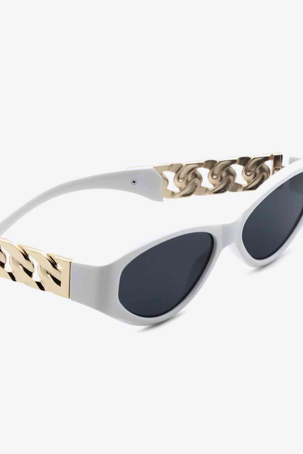 Chain Detail Temple Cat Eye Sunglasses - Munsieur