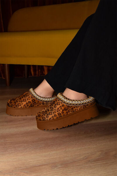 WILD DIVA Embroidered Trim Round Toe Platform Boots - Munsieur