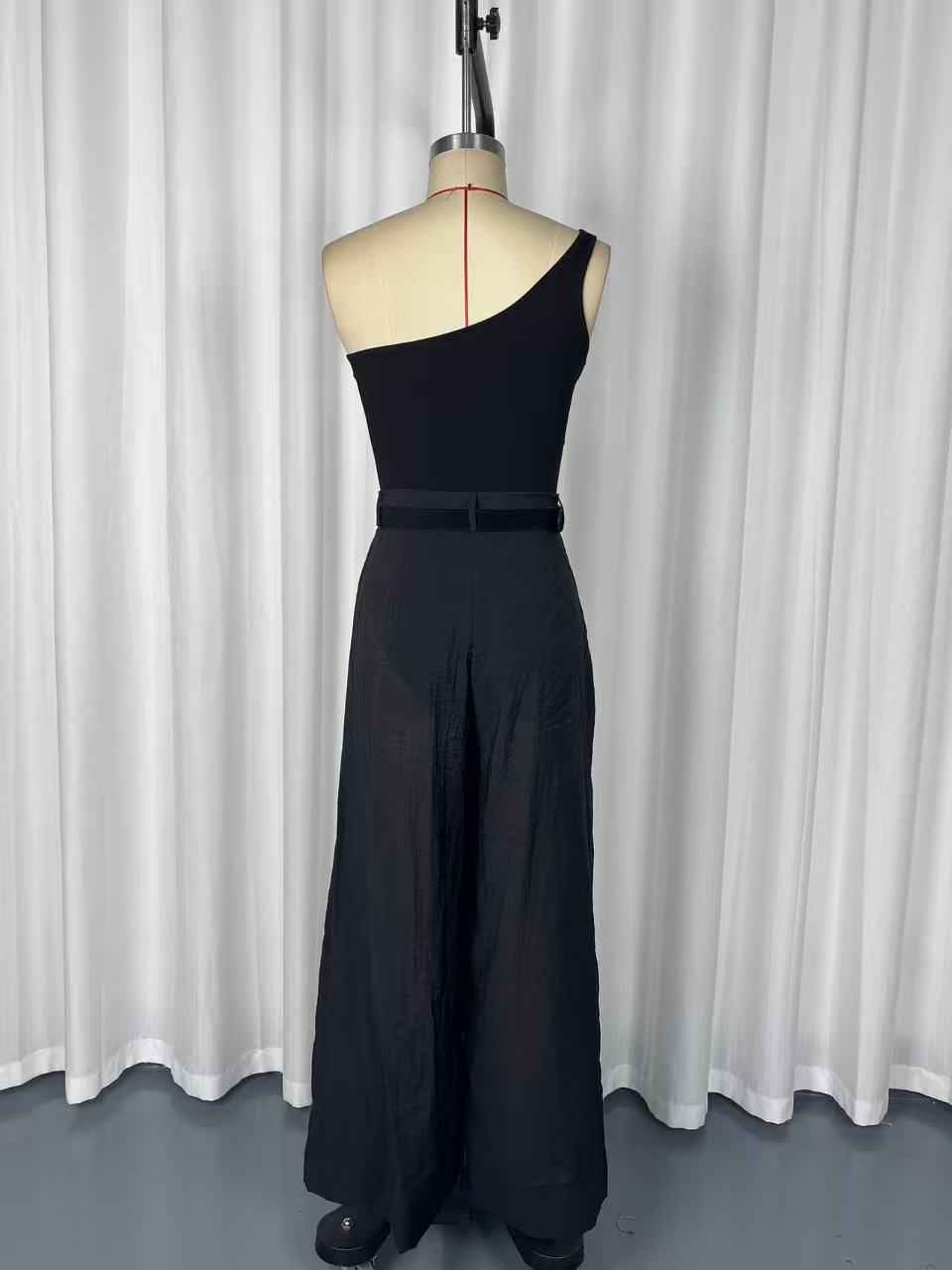 Sexy Irregular Asymmetric Shoulder Design Jumpsuit