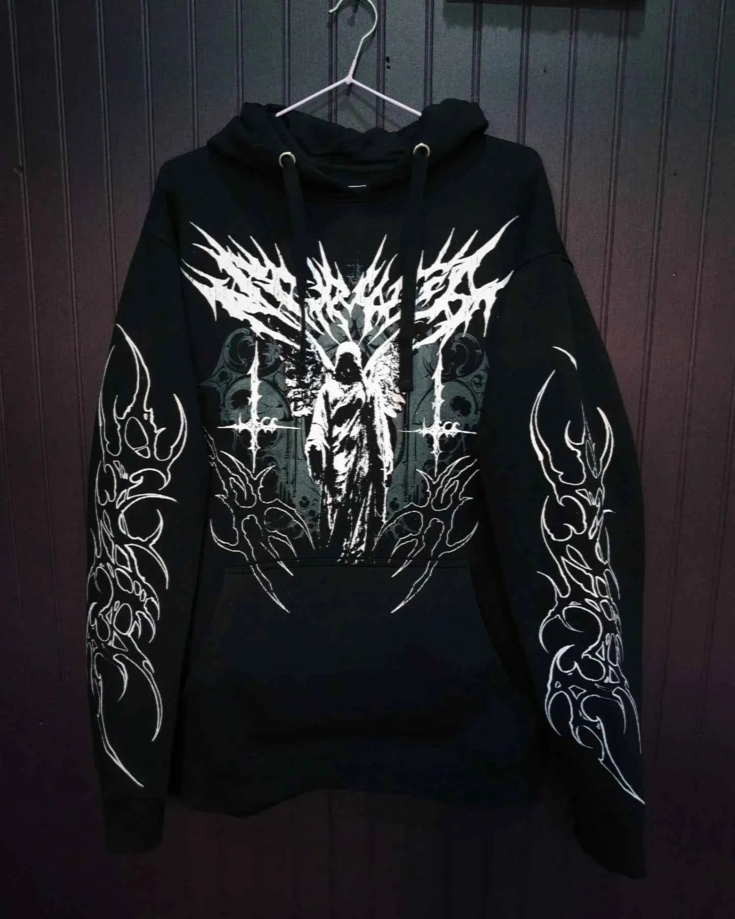 Y2K Black Hooded Sweatshirt for Men White Angel Themed Spike Print Street Fashion Trendy Top Unique Art Design
