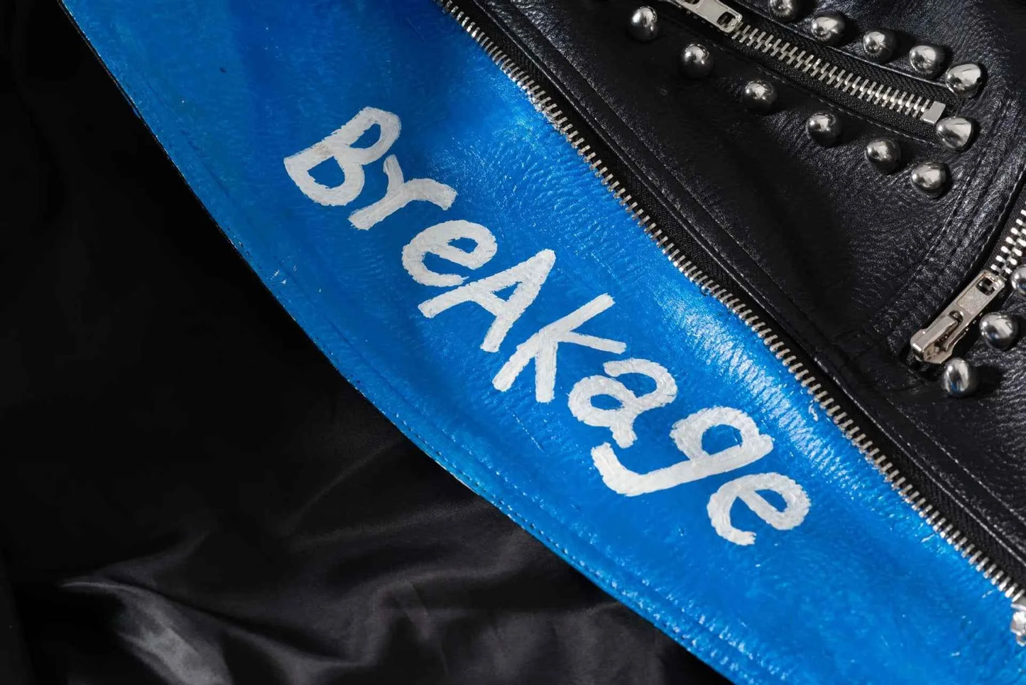 Streetwear Contrast Spliced Faux Leather Jacket for Women 2026 New Graffiti Print Punk Studded Slim Cropped Motorcycle Jackets