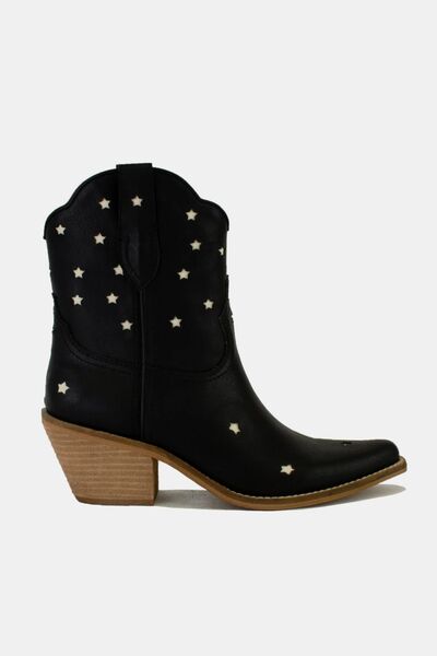 Beast Fashion Faux Leather Star-Shaped Cutouts Point Toe Boots - Munsieur