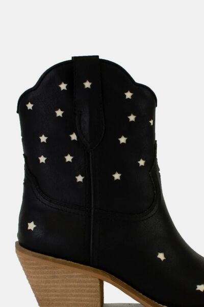 Beast Fashion Faux Leather Star-Shaped Cutouts Point Toe Boots - Munsieur