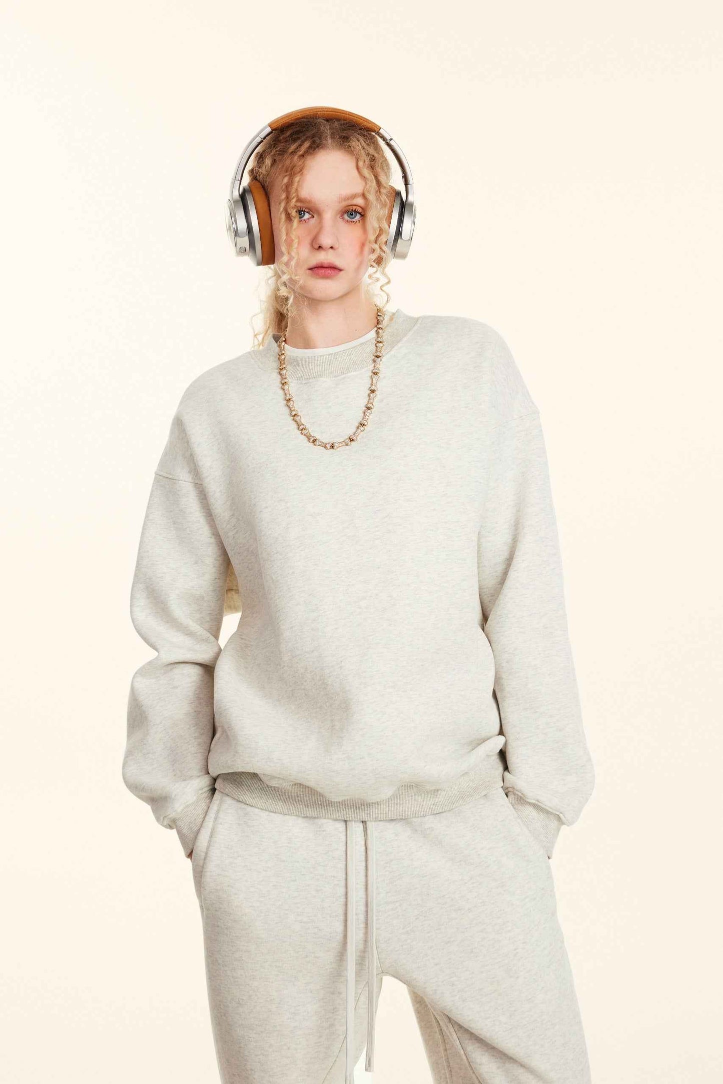 345GSM Women’s Solid-Color Crew Neck  Relaxed Fit Sweatshirt