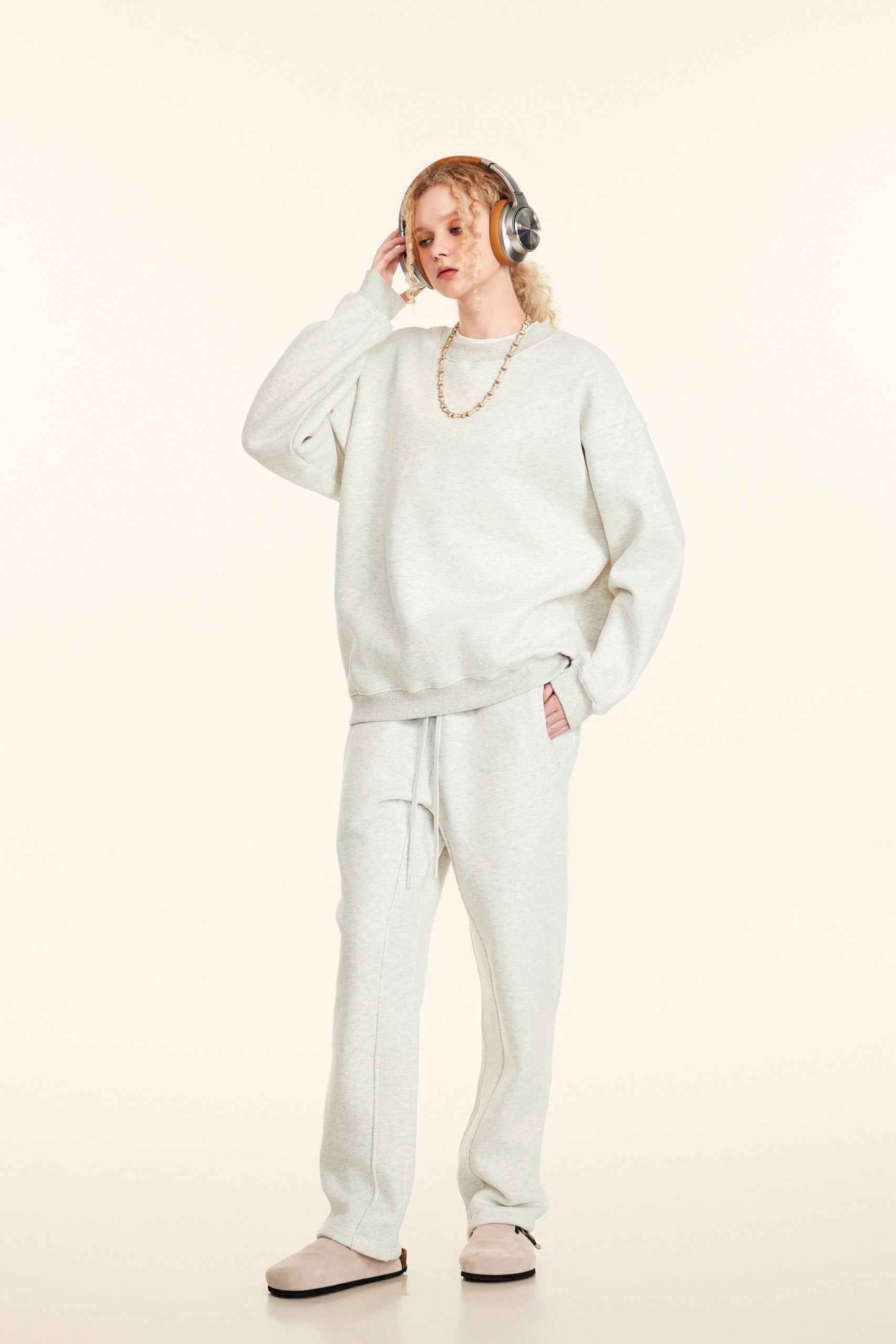 345GSM Women’s Solid-Color Crew Neck  Relaxed Fit Sweatshirt