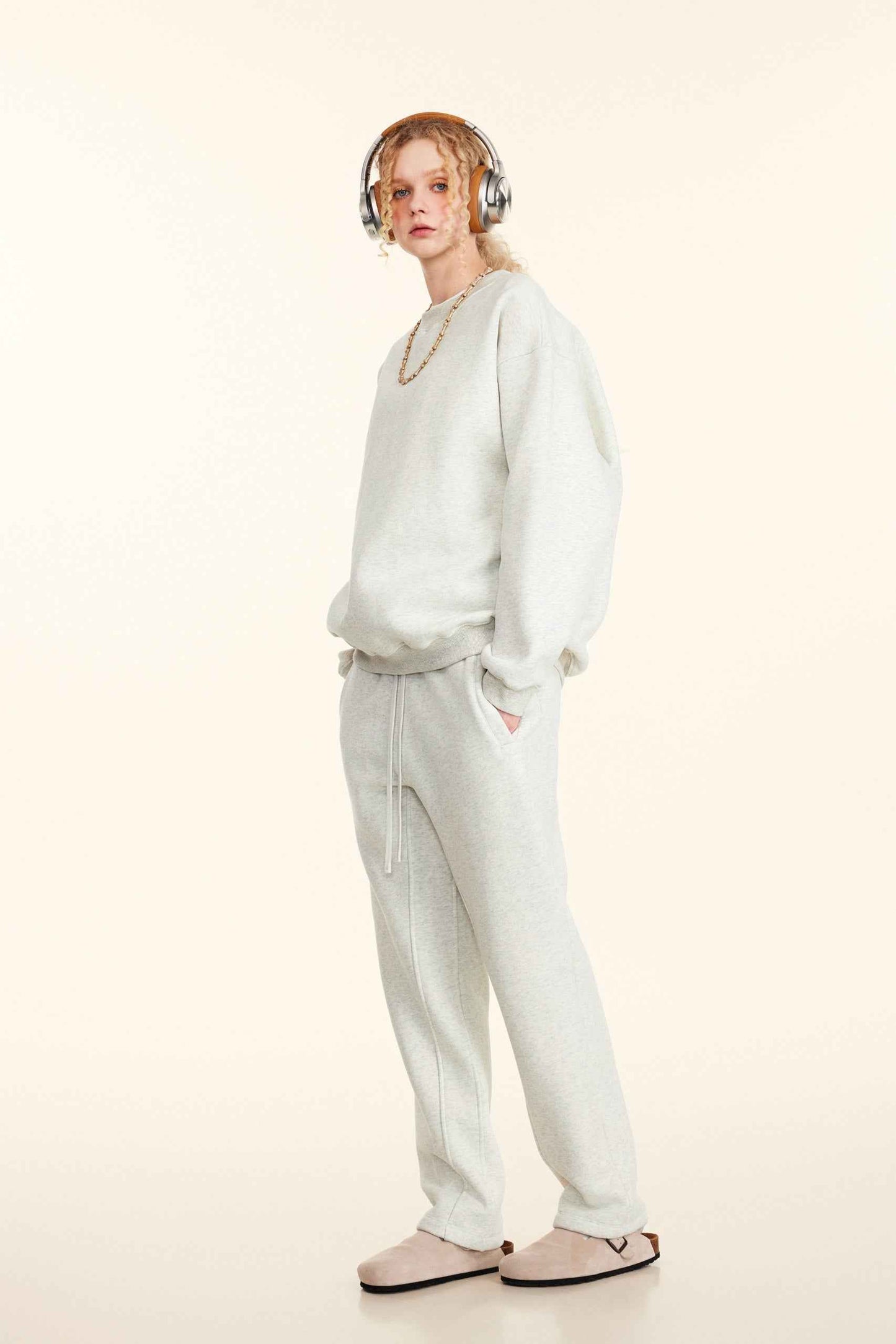 345GSM Women’s Solid-Color Crew Neck  Relaxed Fit Sweatshirt