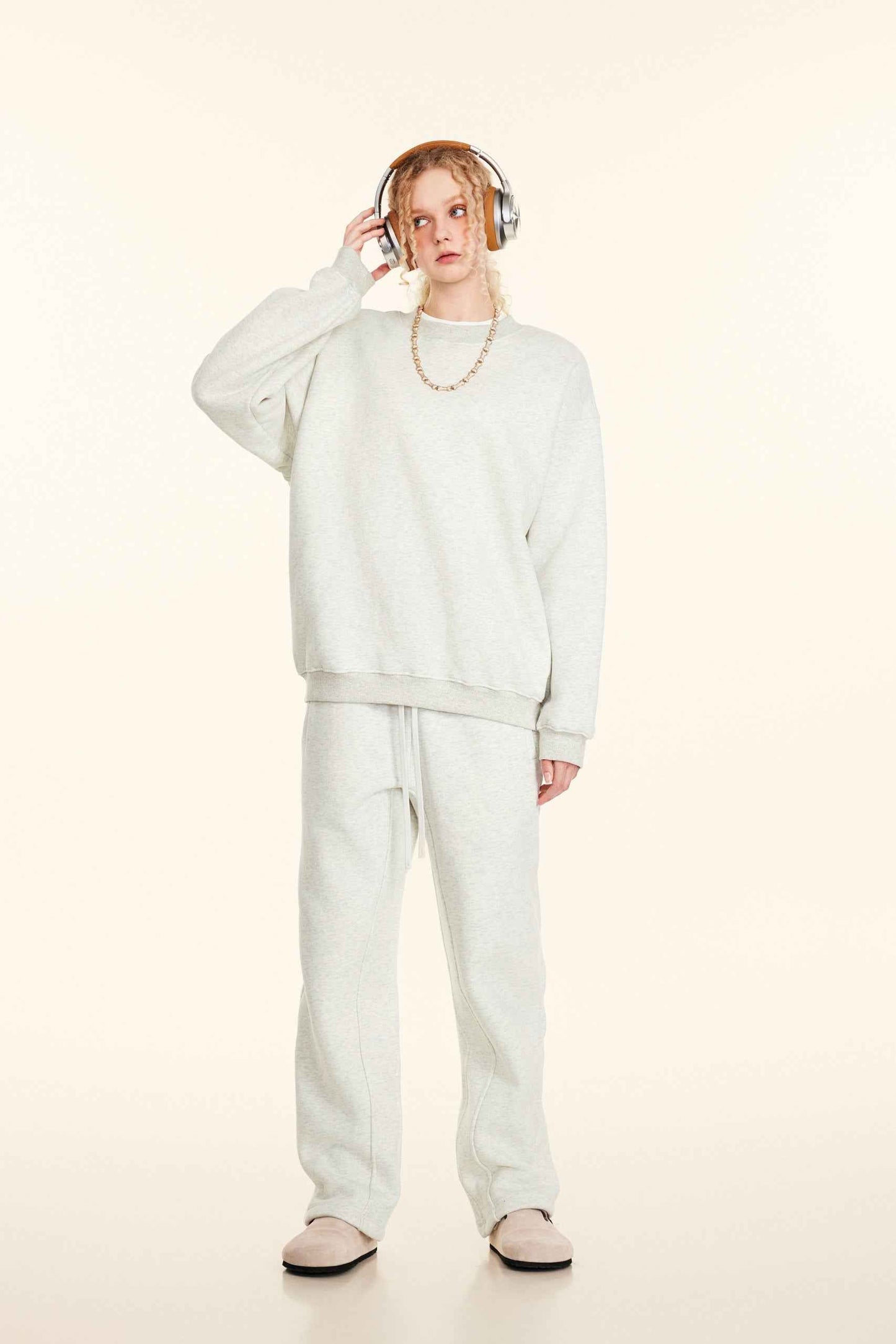 345GSM Women’s Solid-Color Crew Neck  Relaxed Fit Sweatshirt