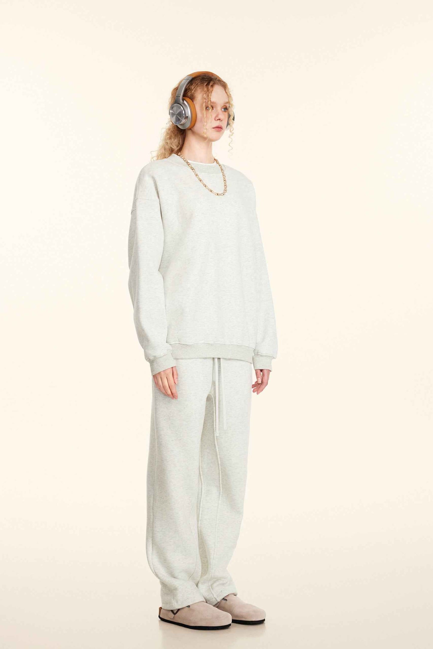 345GSM Women’s Solid-Color Crew Neck  Relaxed Fit Sweatshirt