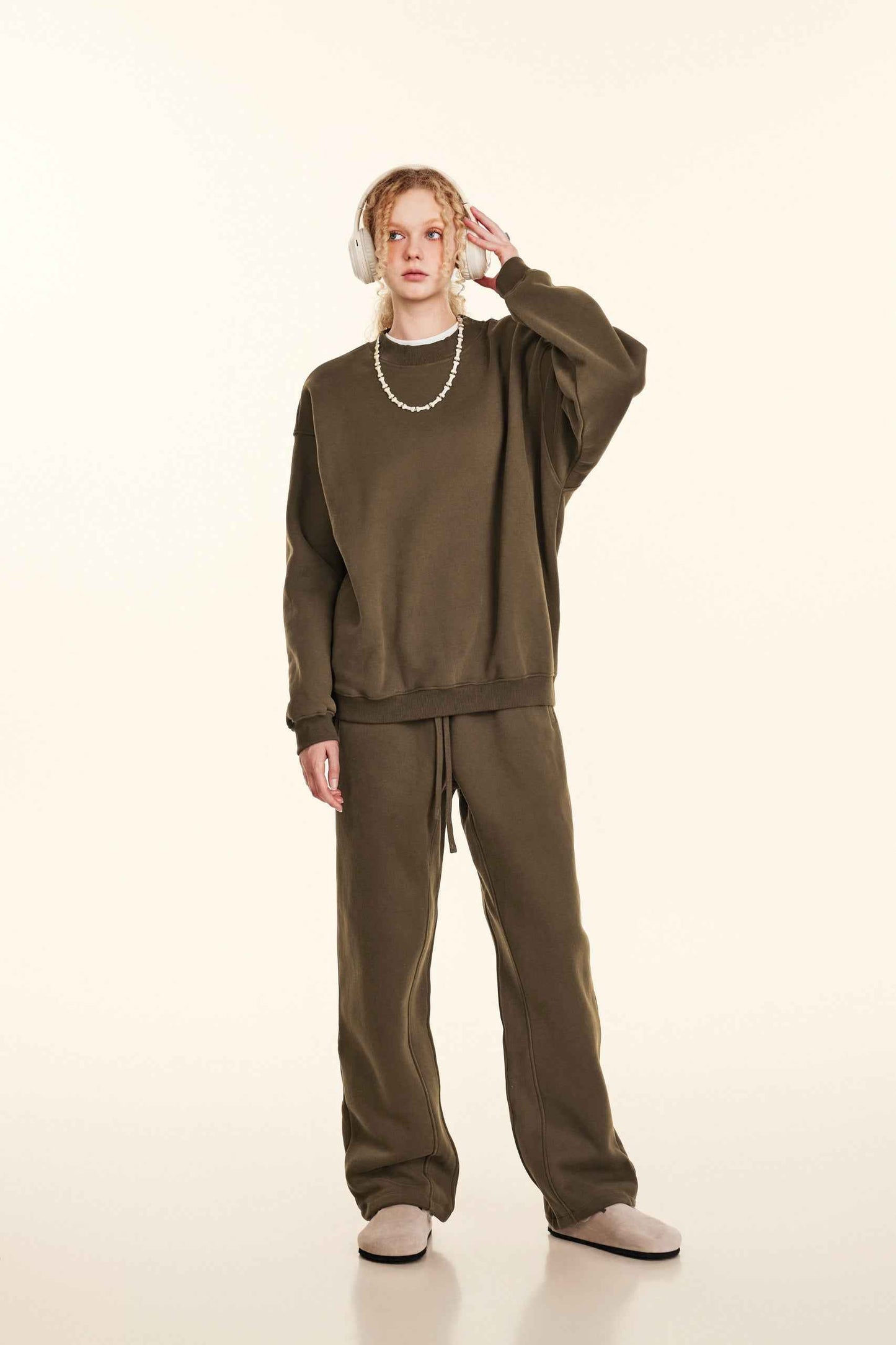 345GSM Women’s Solid-Color Crew Neck  Relaxed Fit Sweatshirt
