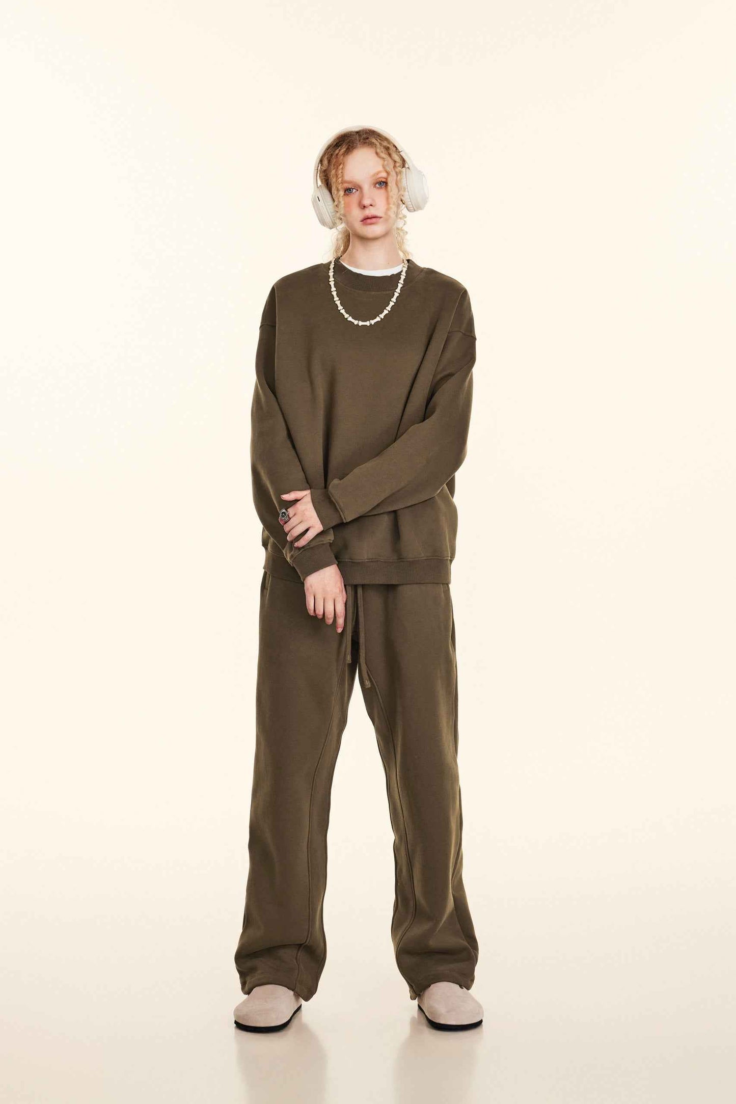 345GSM Women’s Solid-Color Crew Neck  Relaxed Fit Sweatshirt