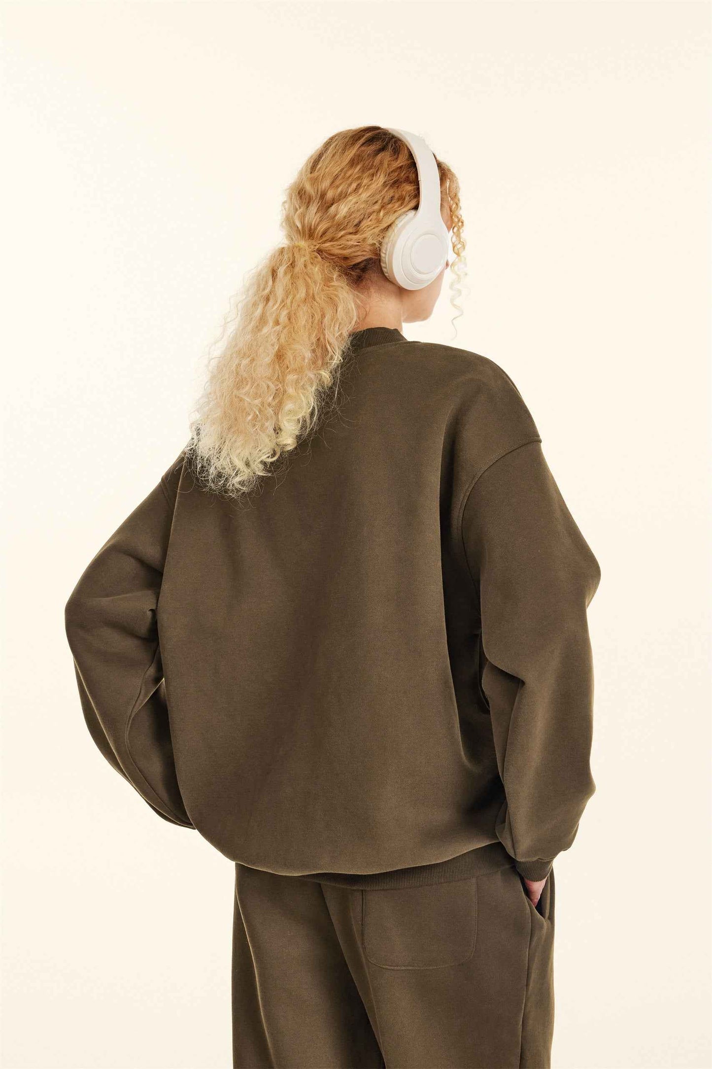 345GSM Women’s Solid-Color Crew Neck  Relaxed Fit Sweatshirt