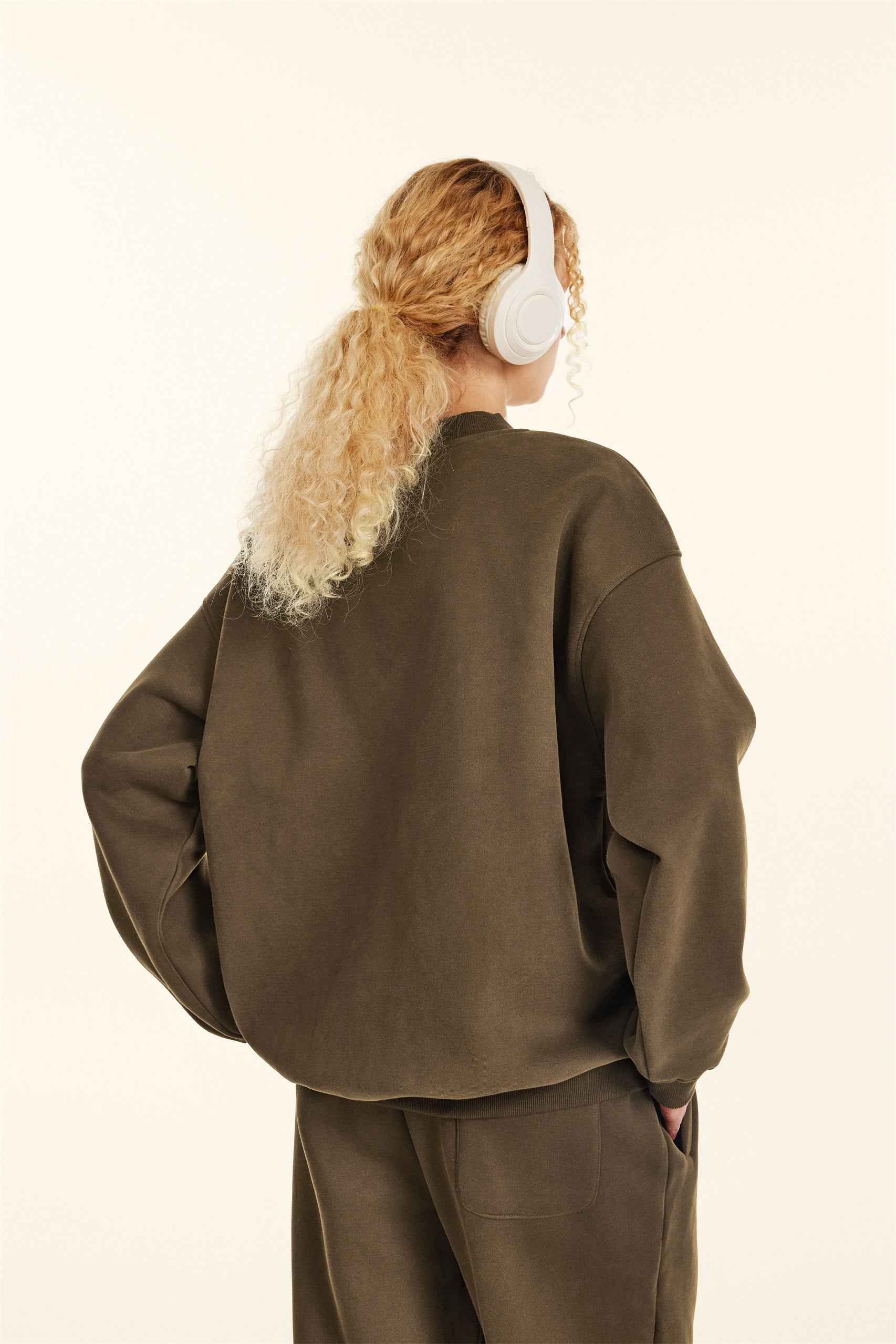 345GSM Women’s Solid-Color Crew Neck  Relaxed Fit Sweatshirt