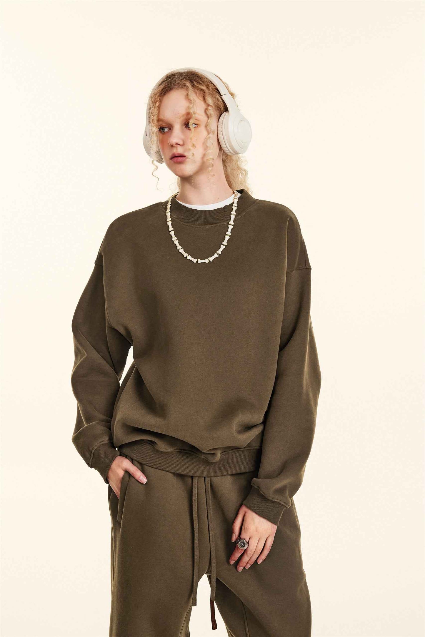345GSM Women’s Solid-Color Crew Neck  Relaxed Fit Sweatshirt