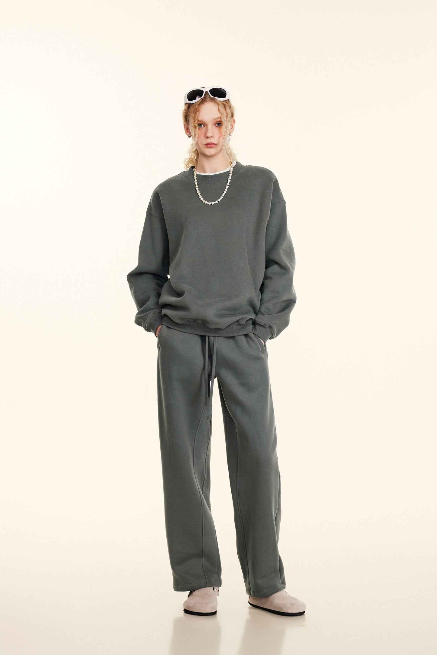 345GSM Women’s Solid-Color Crew Neck  Relaxed Fit Sweatshirt