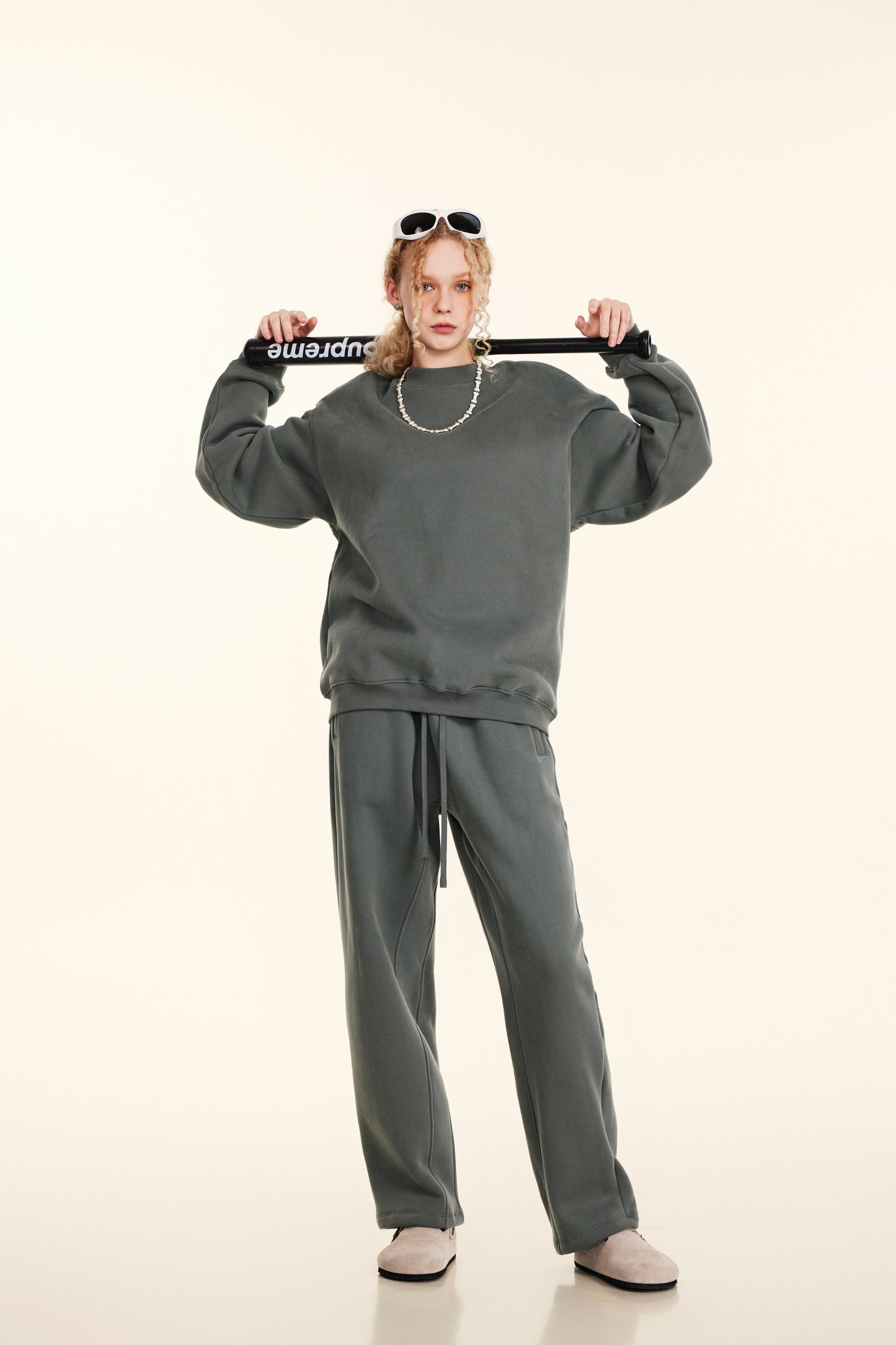 345GSM Women’s Solid-Color Crew Neck  Relaxed Fit Sweatshirt Gray