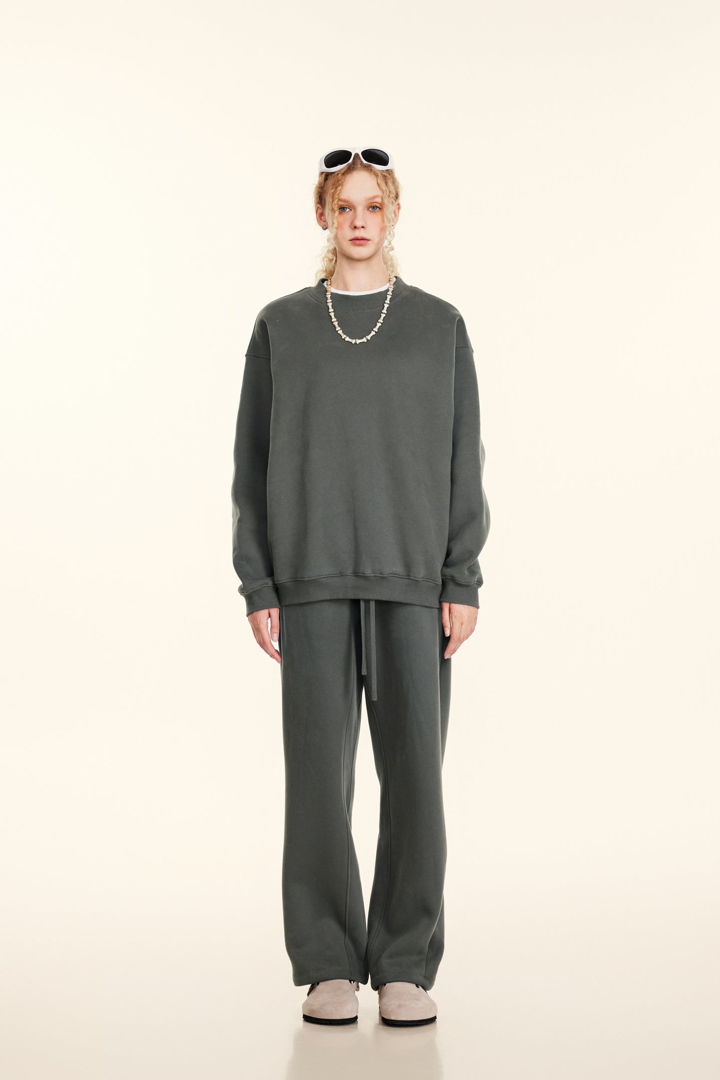 345GSM Women’s Solid-Color Crew Neck  Relaxed Fit Sweatshirt Gray