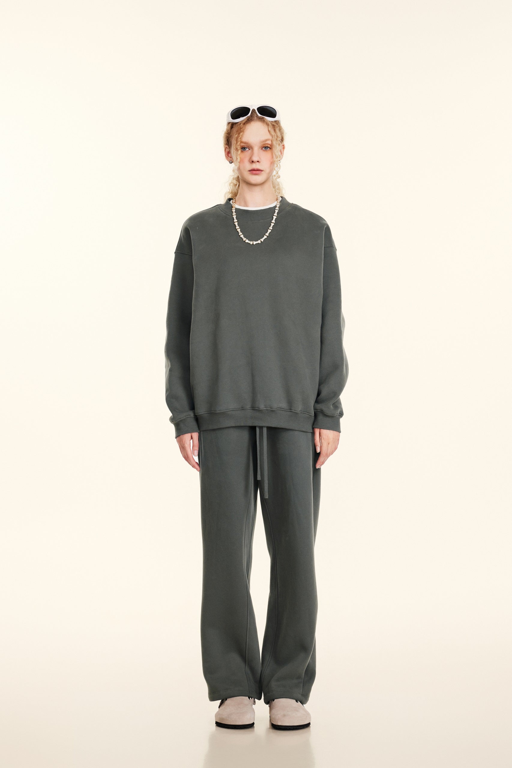 345GSM Women’s Solid-Color Crew Neck  Relaxed Fit Sweatshirt Gray
