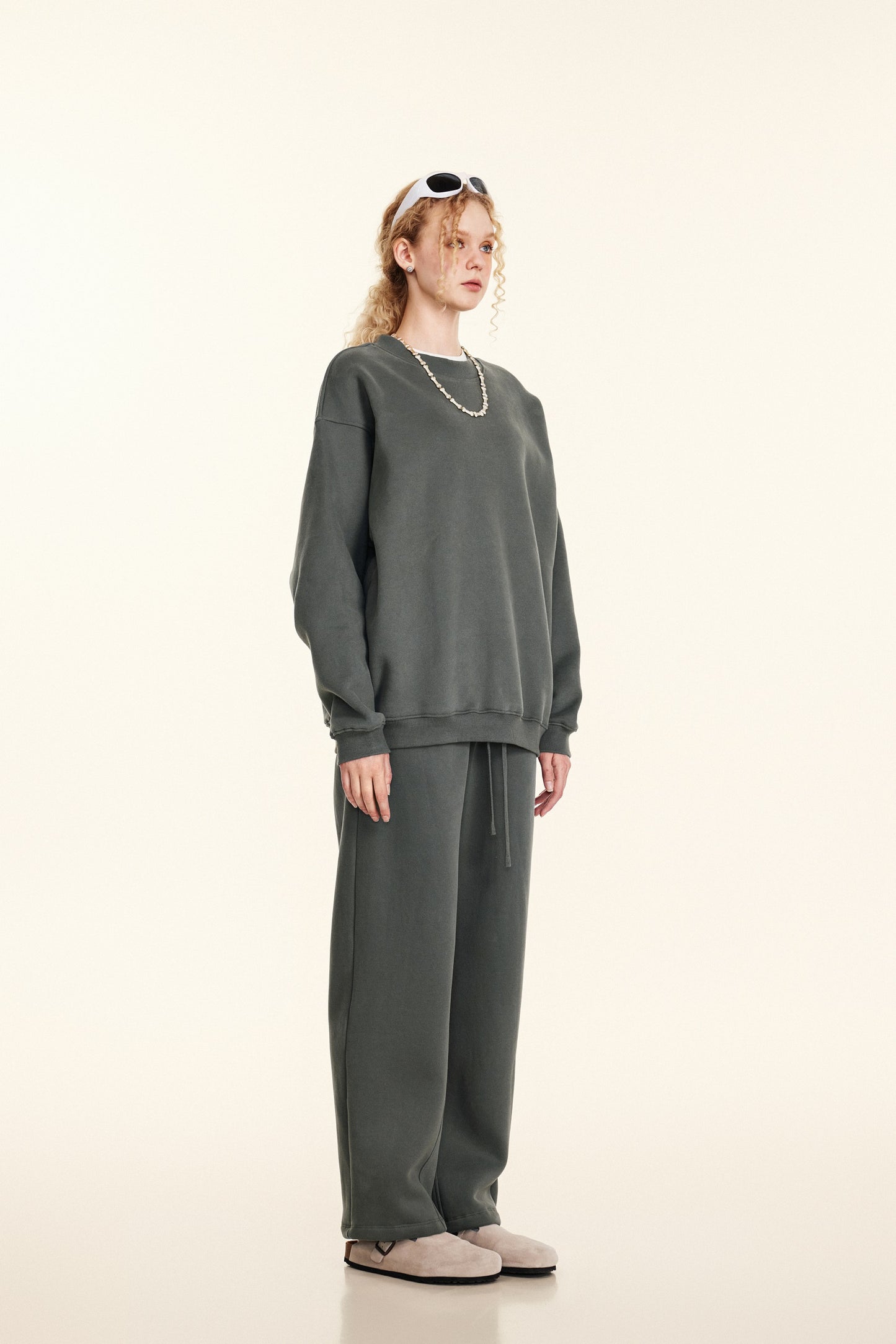 345GSM Women’s Solid-Color Crew Neck  Relaxed Fit Sweatshirt Gray