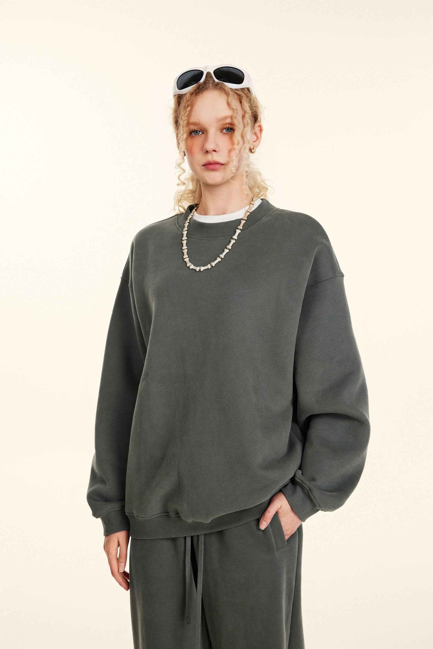 345GSM Women’s Solid-Color Crew Neck  Relaxed Fit Sweatshirt