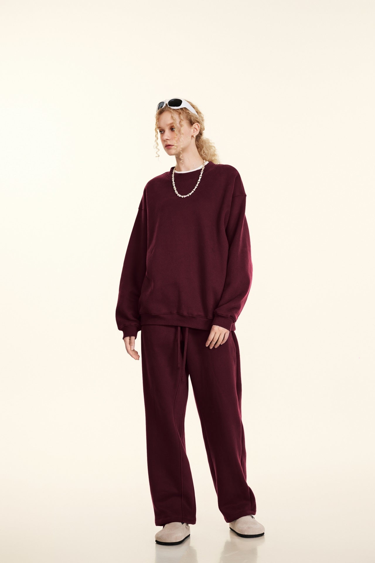 345GSM Women’s Solid-Color Crew Neck  Relaxed Fit Sweatshirt Deep Red