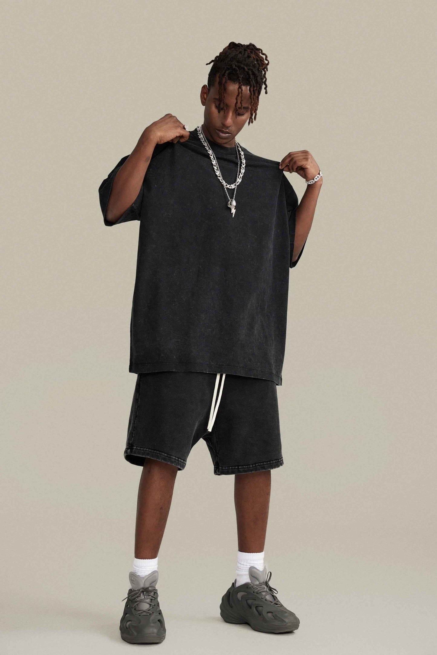 260GSM Unisex Heavyweight Re-Washed Distressed Crew Tee