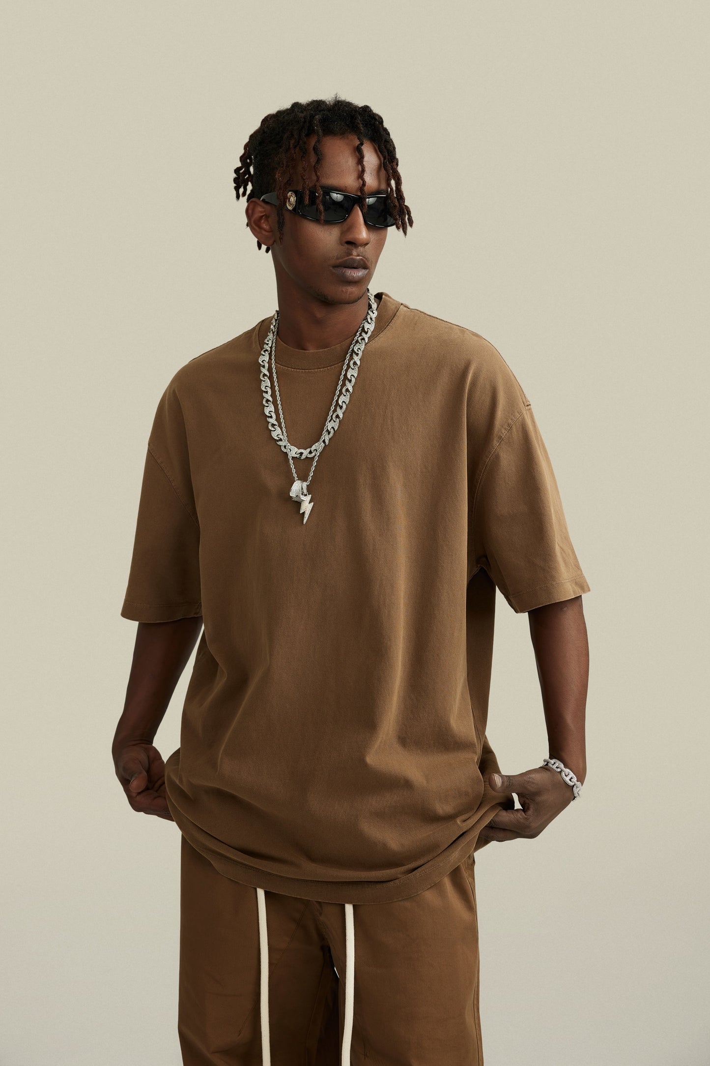 260GSM Unisex Heavyweight Re-Washed Distressed Crew Neck T-shirt Coffee Brown