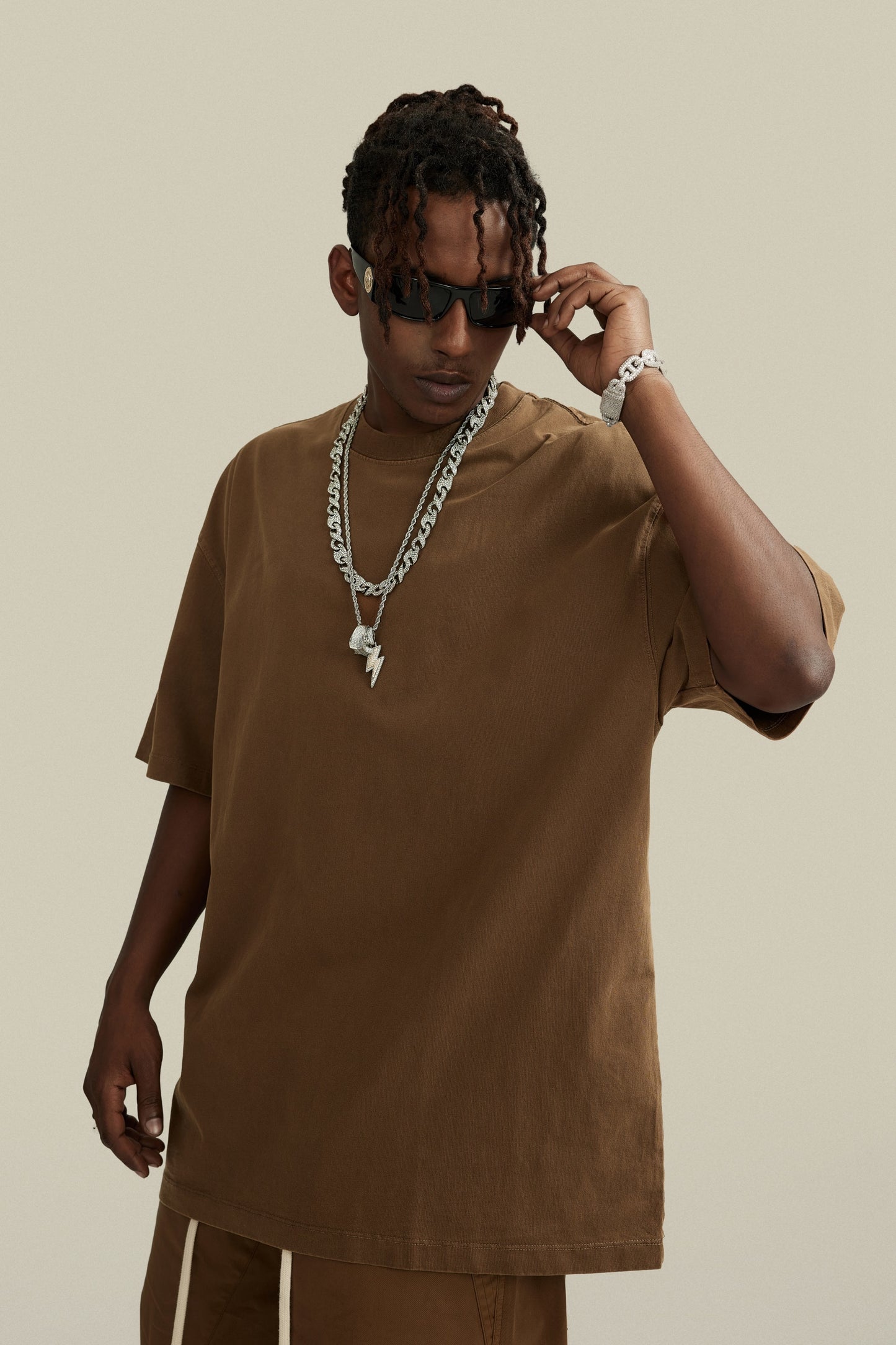 260GSM Unisex Heavyweight Re-Washed Distressed Crew Neck T-shirt Coffee Brown
