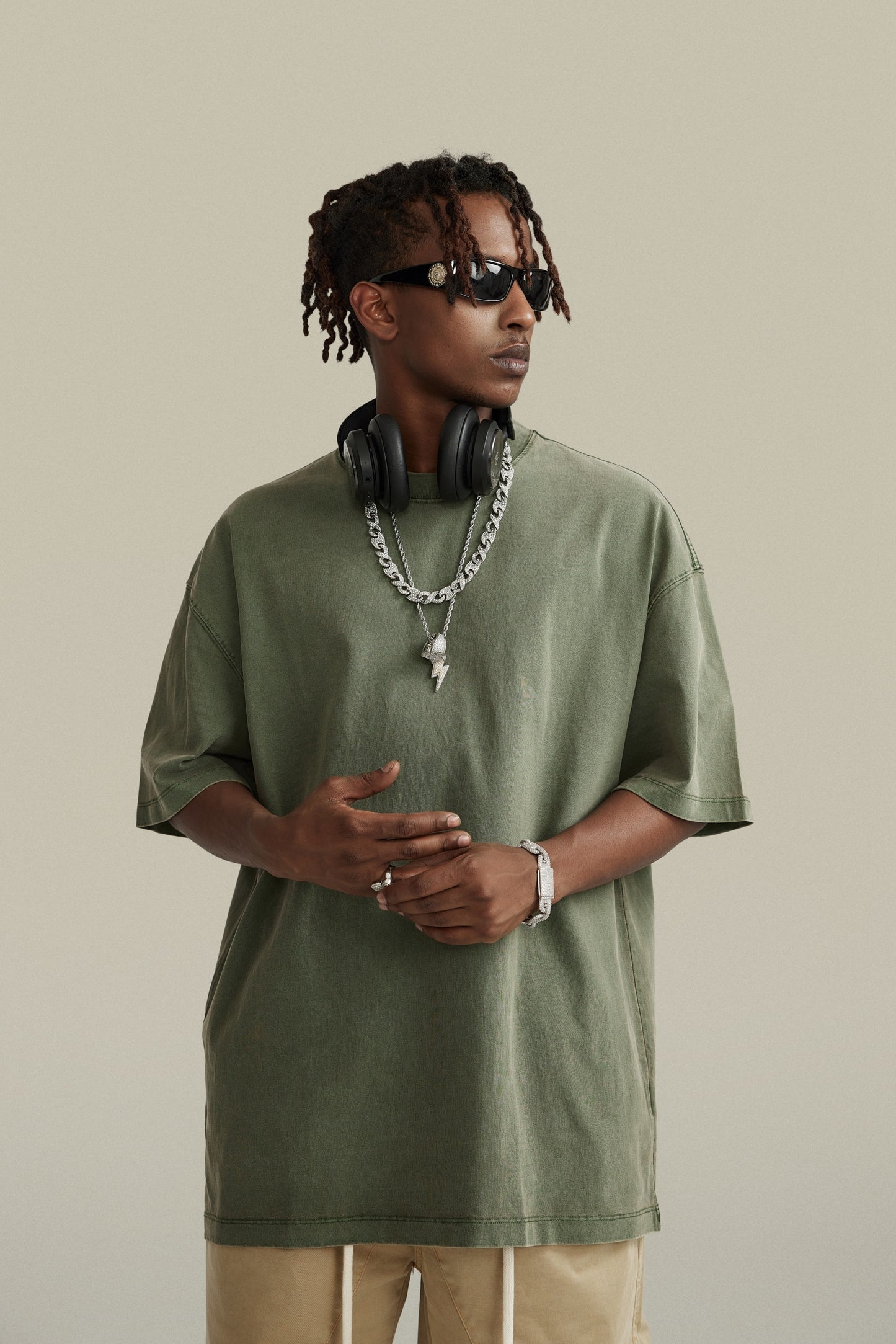 260GSM Unisex Heavyweight Re-Washed Distressed Crew Neck T-shirt Greyish Green