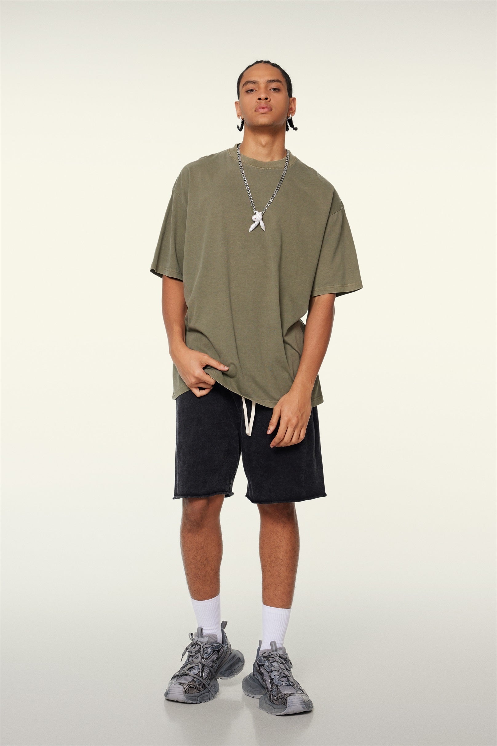 260GSM Unisex Heavyweight Re-Washed Distressed Crew Neck T-shirt Camel
