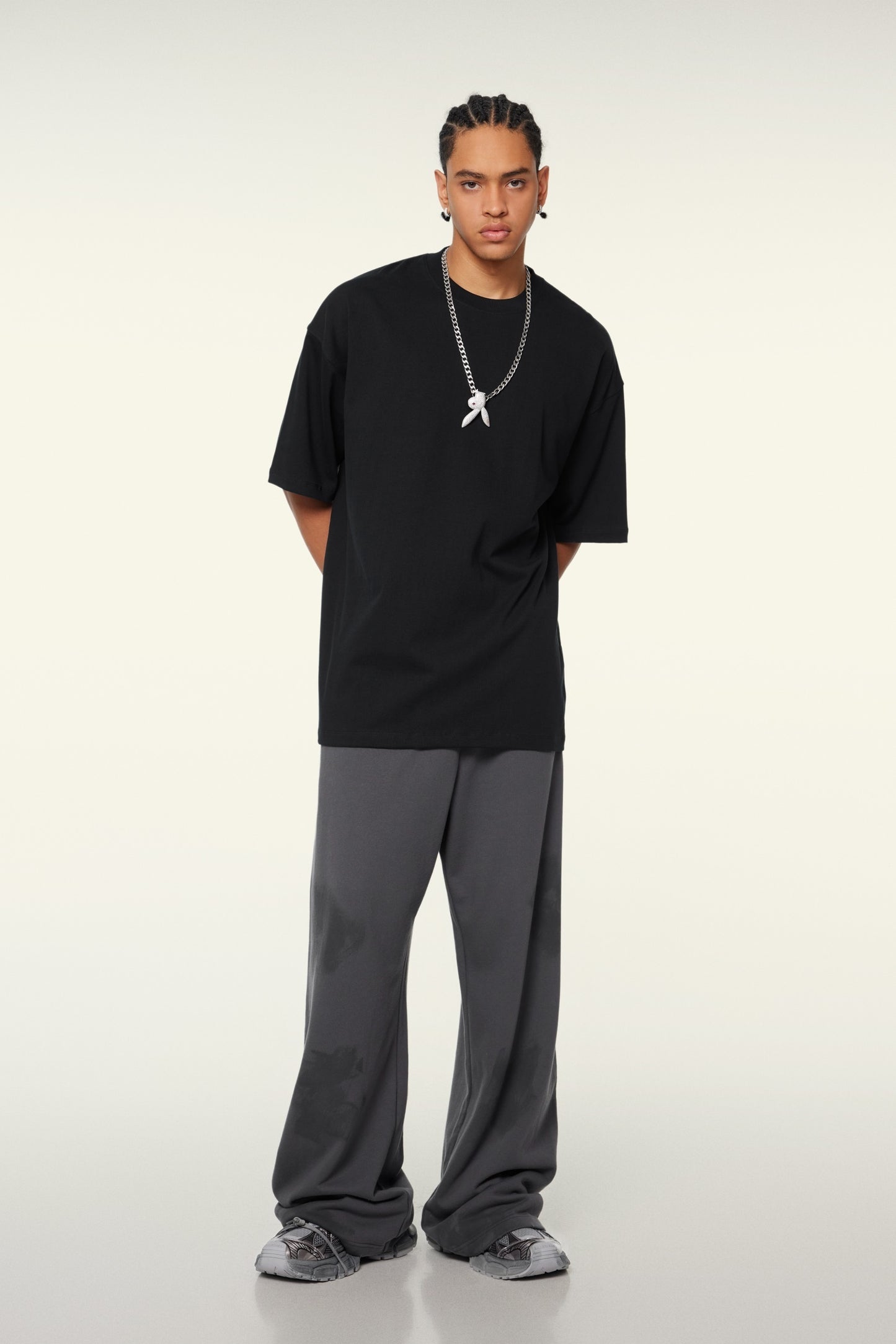 260GSM Unisex Heavyweight Re-Washed Distressed Crew Neck T-shirt Black
