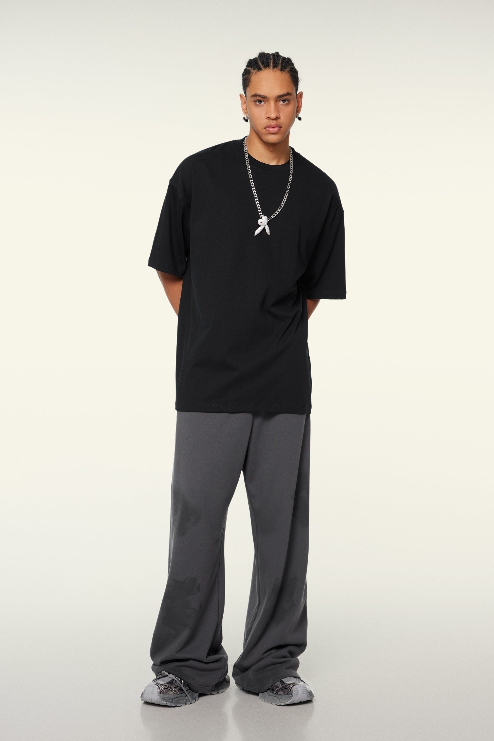 260GSM Unisex Heavyweight Re-Washed Distressed Crew Neck T-shirt Black