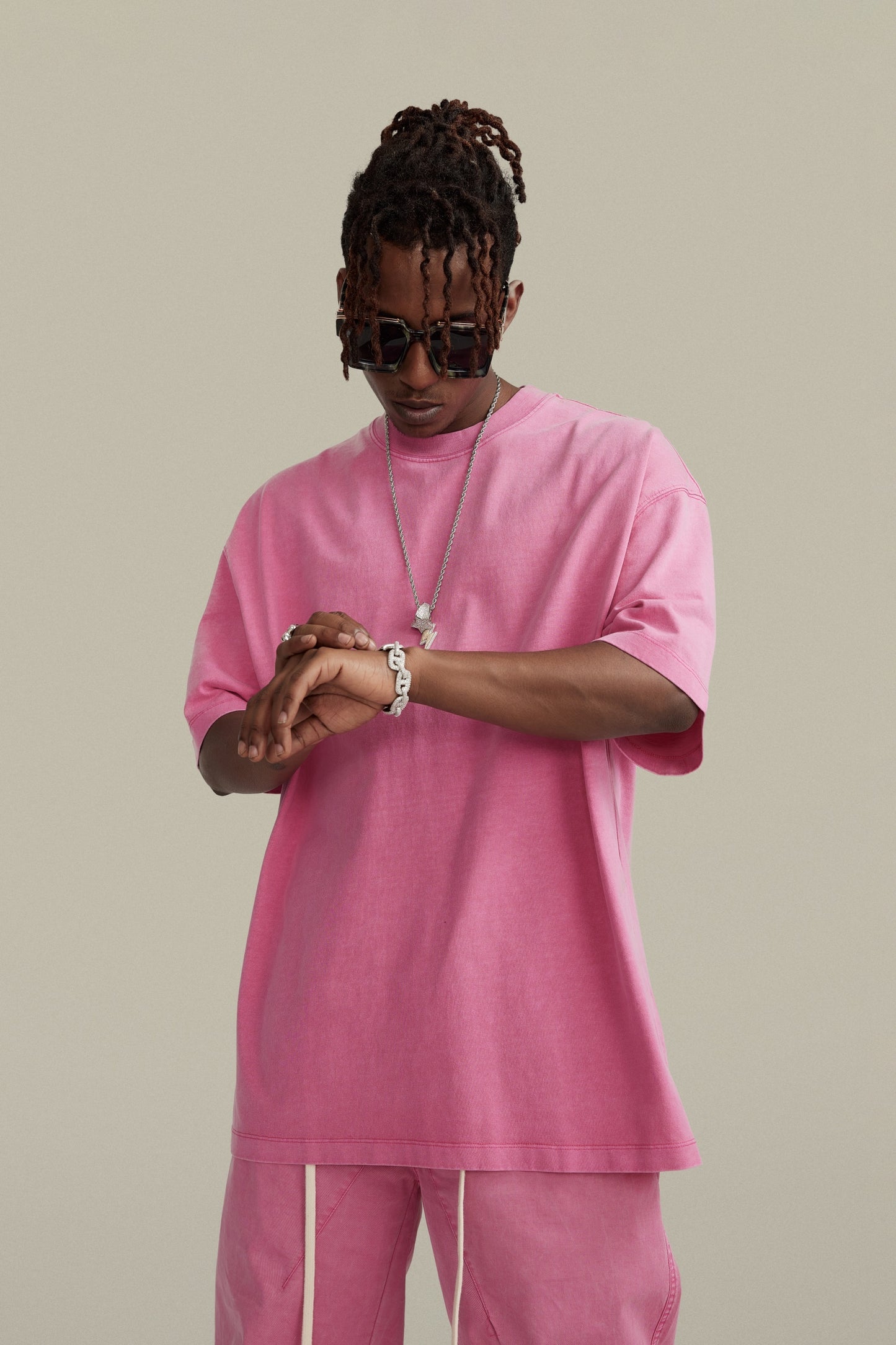 260GSM Unisex Heavyweight Re-Washed Distressed Crew Neck T-shirt Pink