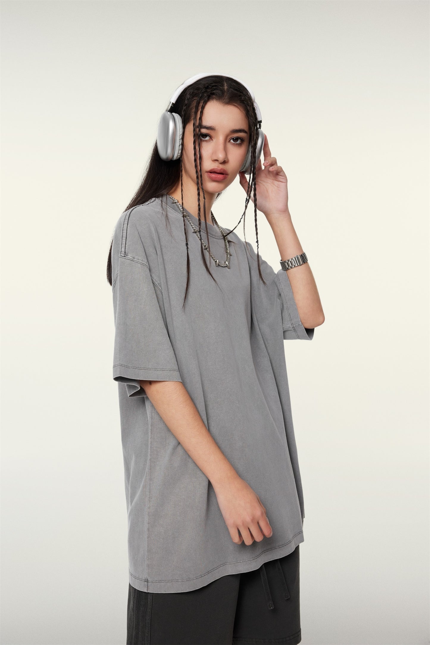 260GSM Unisex Heavyweight Re-Washed Distressed Crew Neck T-shirt Medium Grey