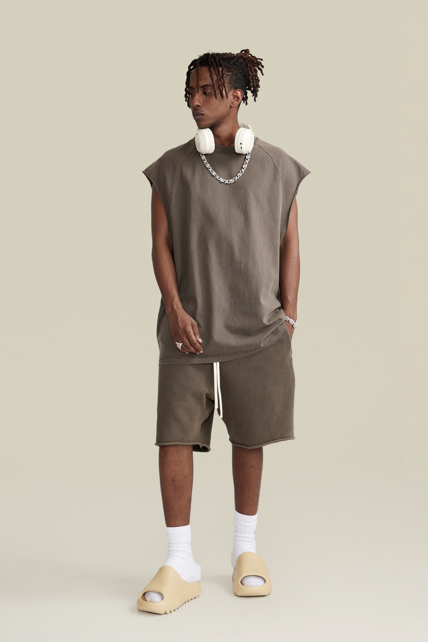 285GSM Men‘s Raglan-Style Snow-Wash Tank Top Coffee Brown