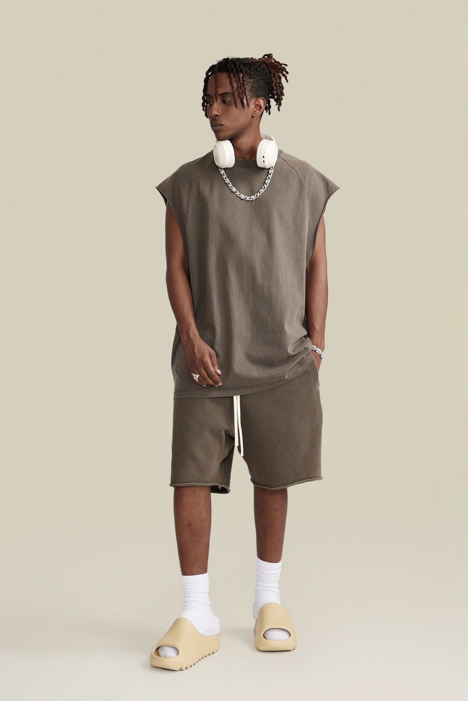 285GSM Men‘s Raglan-Style Snow-Wash Tank Top Coffee Brown