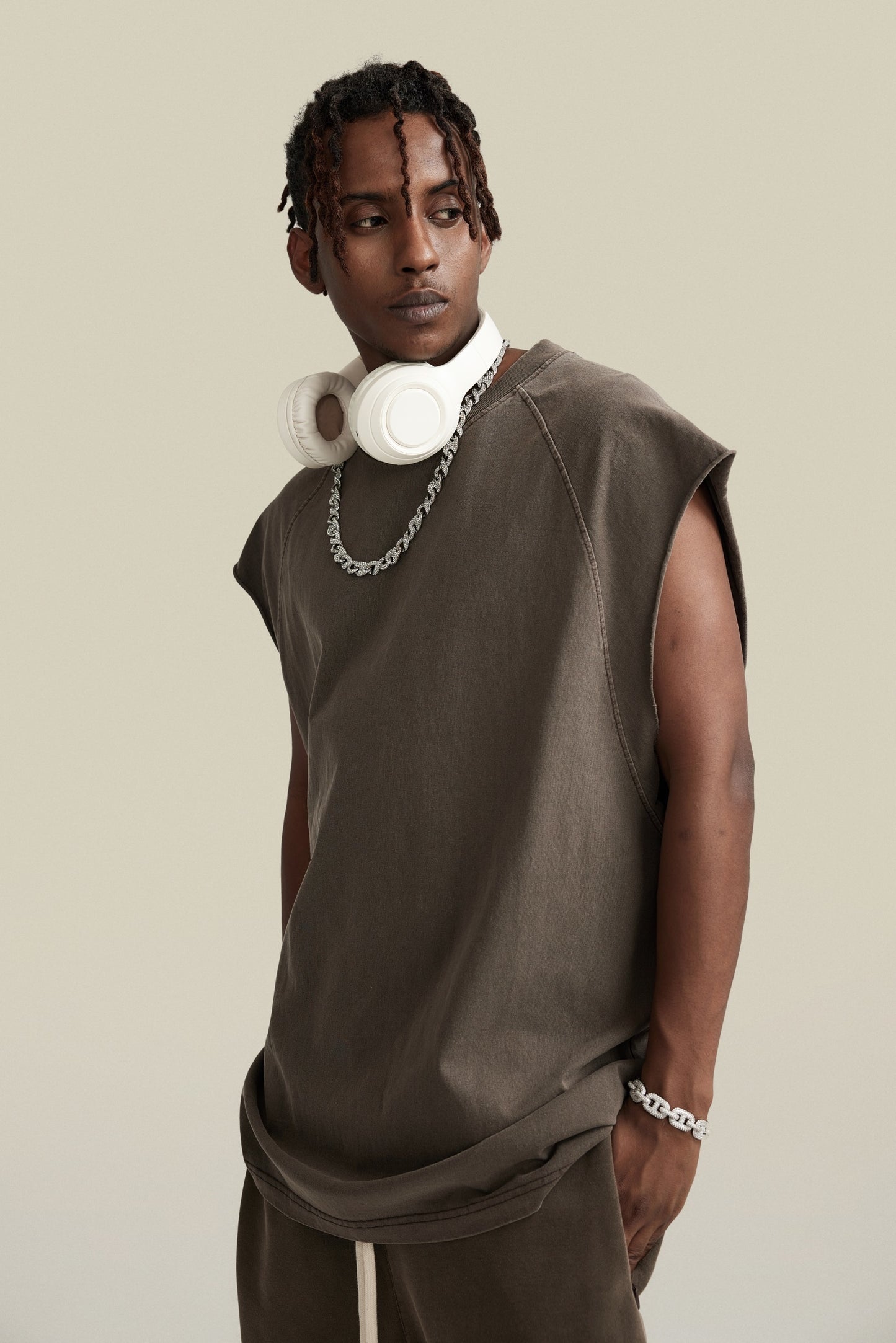 285GSM Men‘s Raglan-Style Snow-Wash Tank Top Coffee Brown