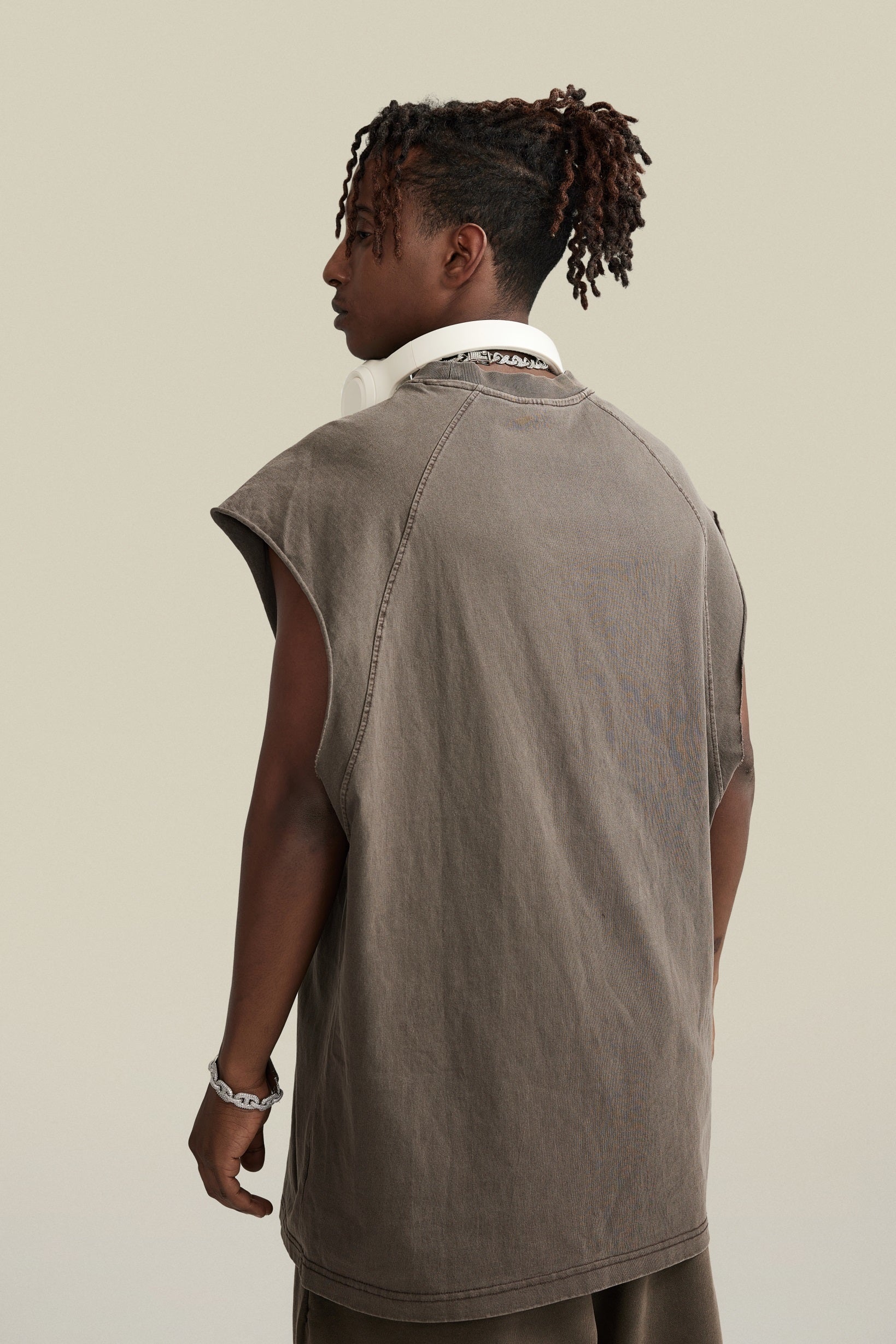 285GSM Men‘s Raglan-Style Snow-Wash Tank Top Coffee Brown