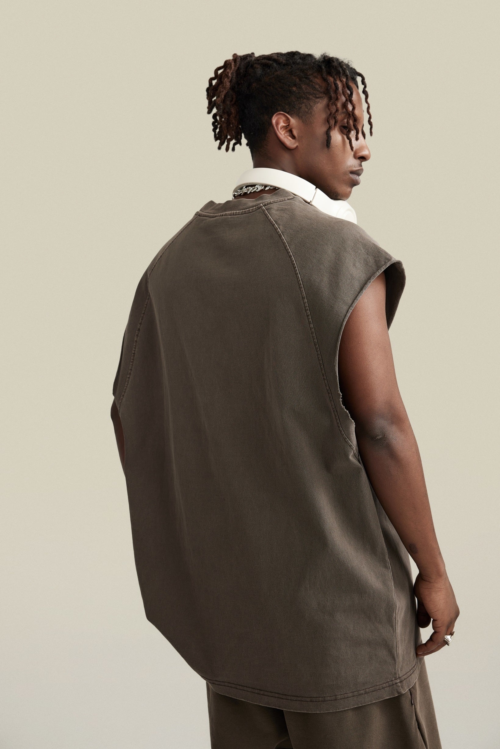 285GSM Men‘s Raglan-Style Snow-Wash Tank Top Coffee Brown