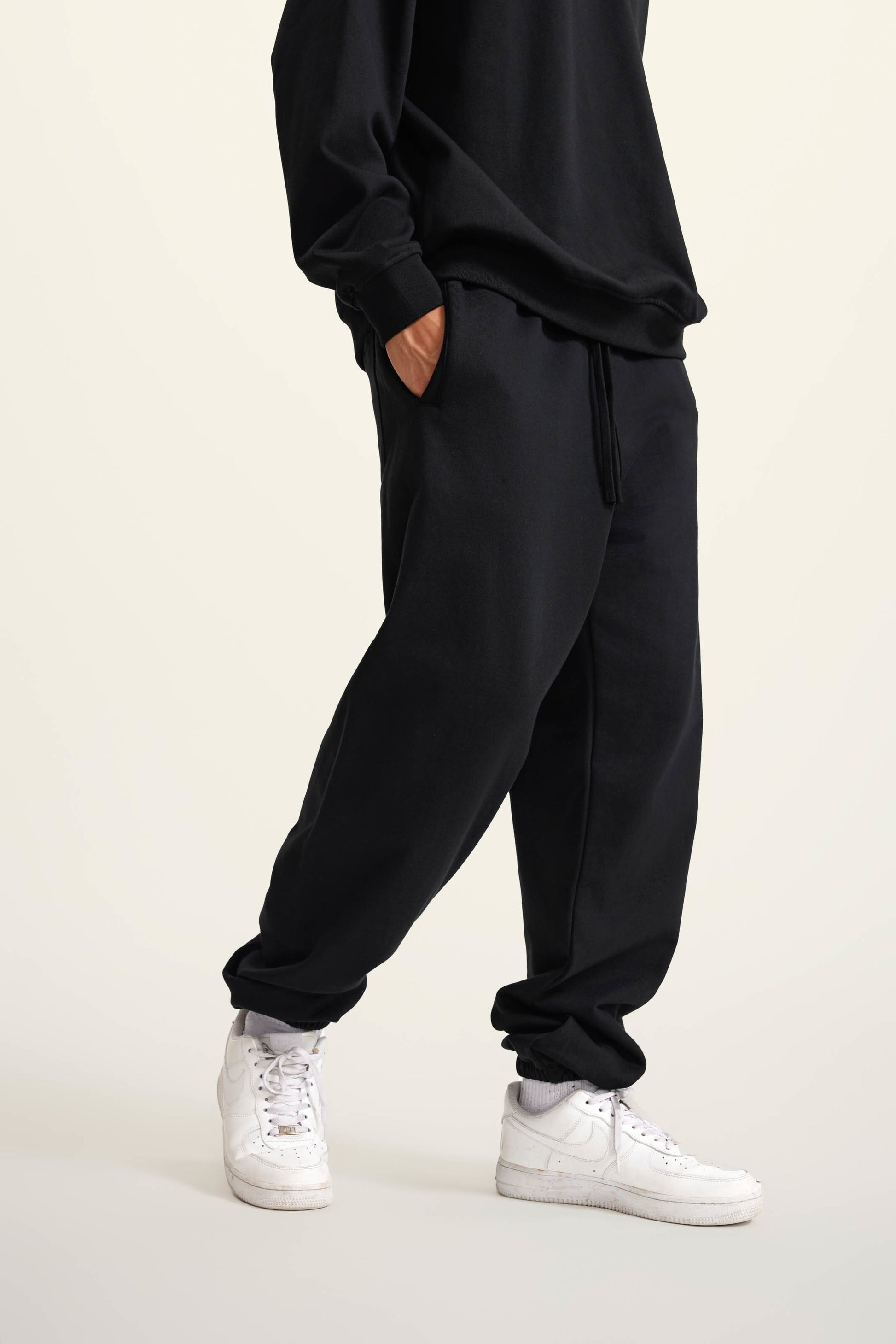 440GSM Men’s Relaxed Fit Loopback Terry Jogger Pants Black