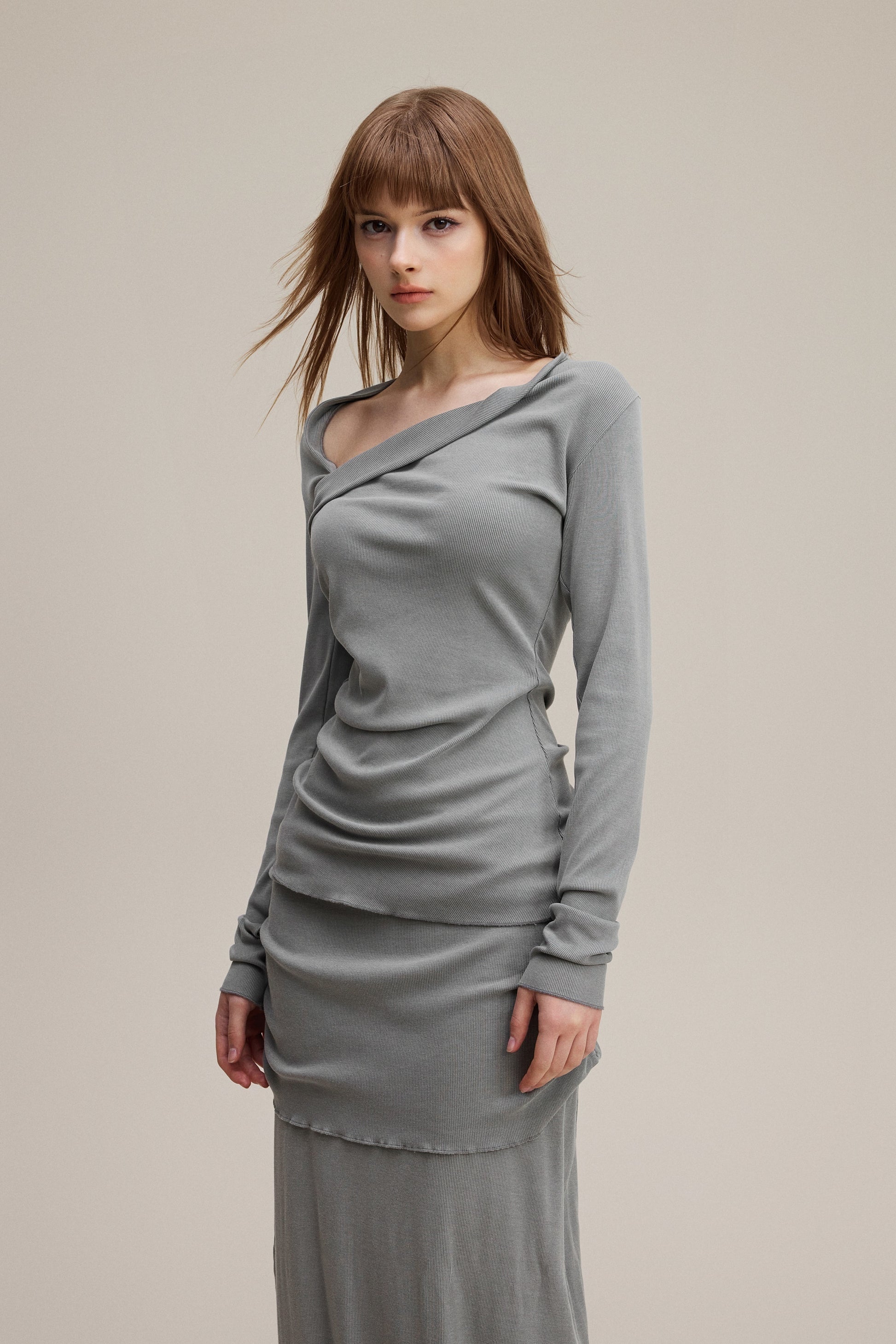 275GSM Women’s Slim-Fit Asymmetrical Shoulder Pigment-Wash Long-Sleeve Medium gray